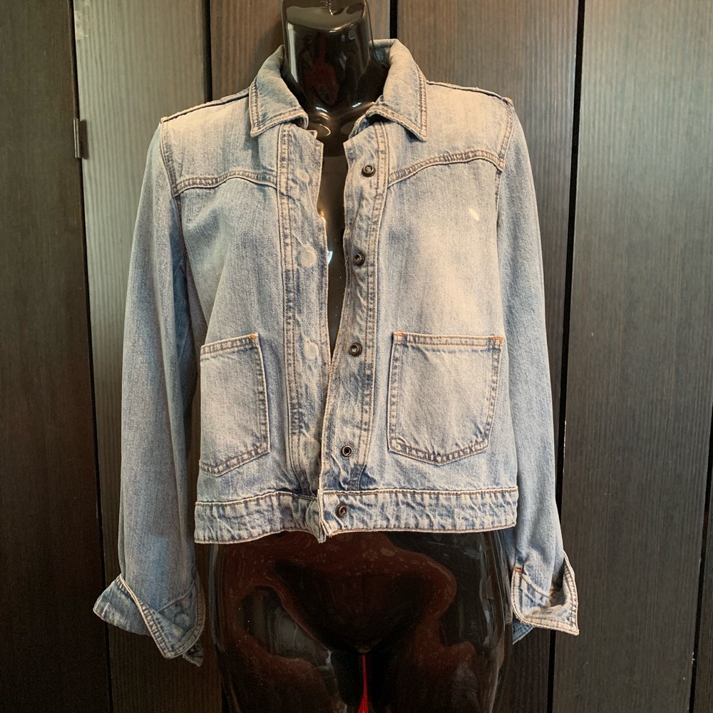 GAP cropped jean jacket w/ western yoke